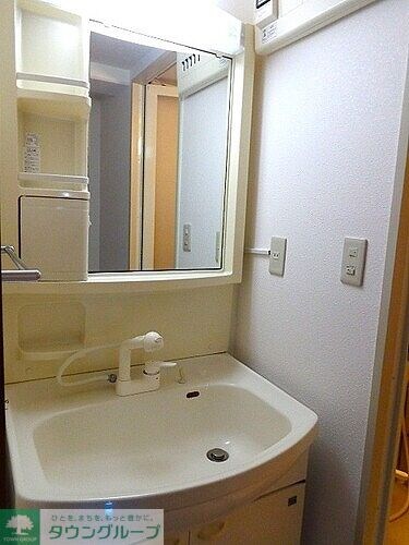 リヴィエルバーグ西大島の物件内観写真