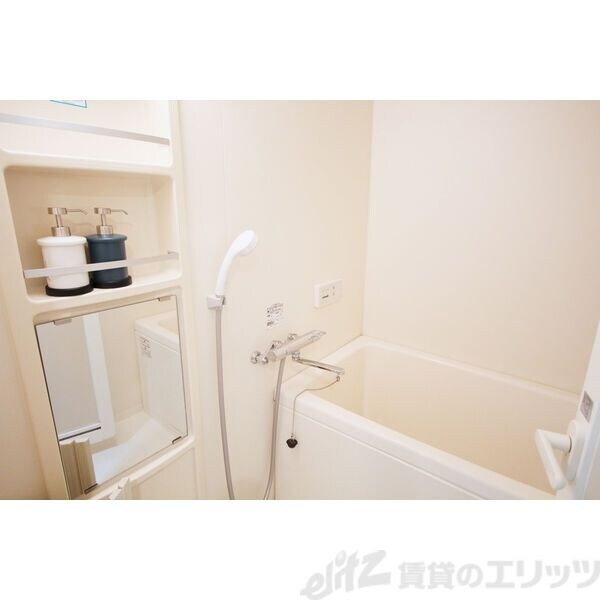 アスール江坂の物件内観写真