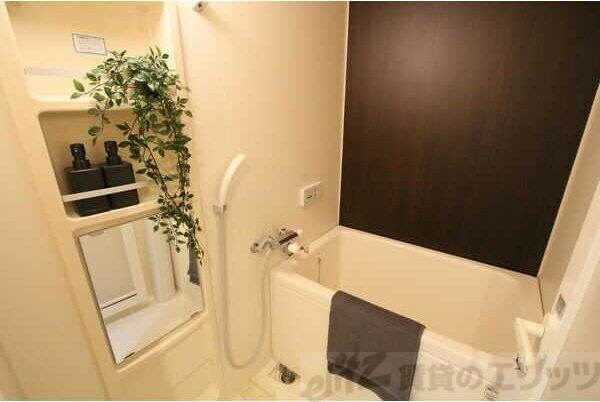 アスール江坂の物件内観写真