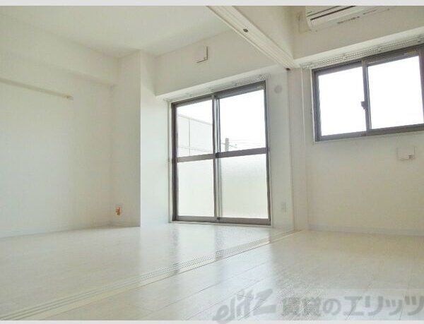 フランディル・オーラ江坂の物件内観写真