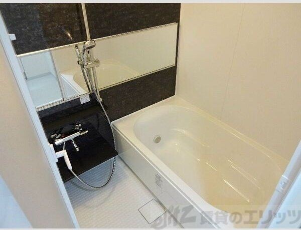 フランディル・オーラ江坂の物件内観写真