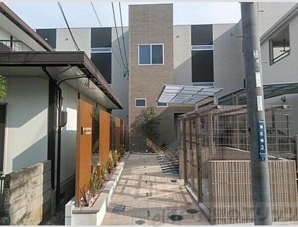 プルメリア東正雀の物件外観写真