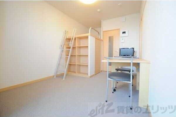 レオパレスイーズプレイスの物件内観写真