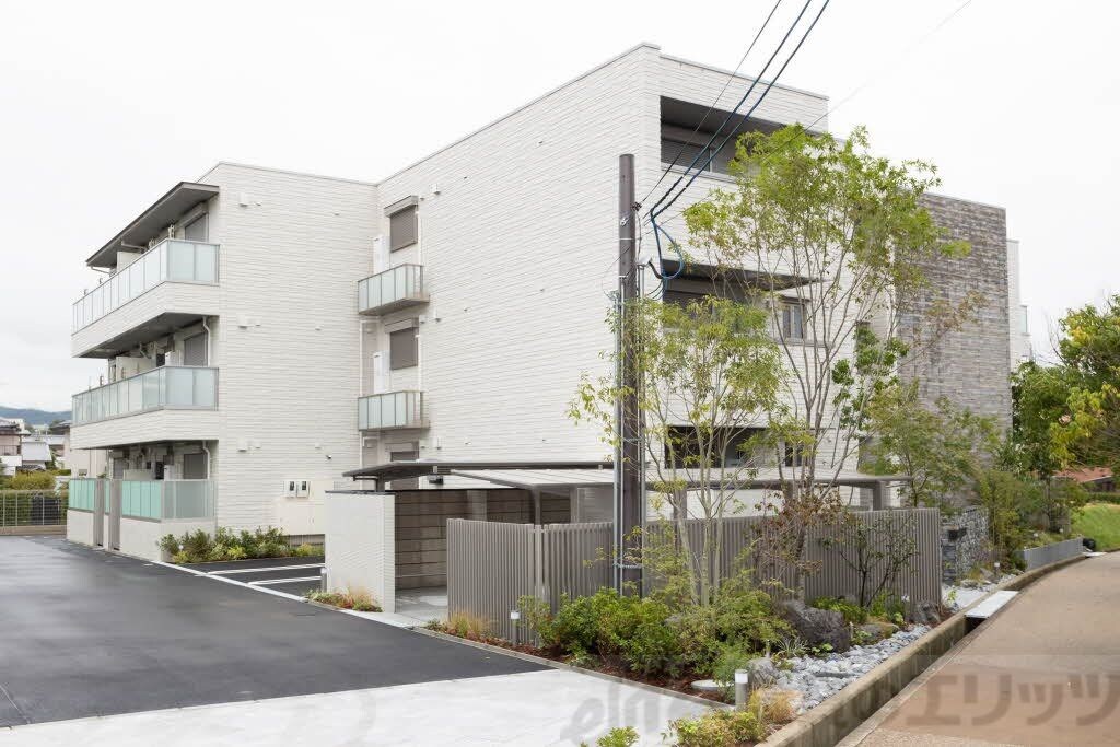 グランファミール箕面小野原の物件外観写真