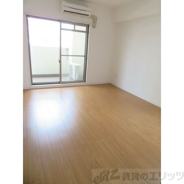 アールエスフラッツの物件内観写真