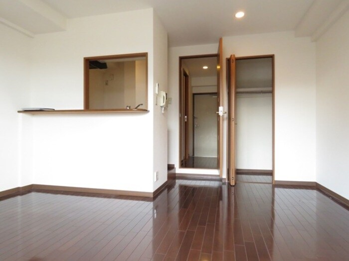 ラトゥール江坂の物件内観写真