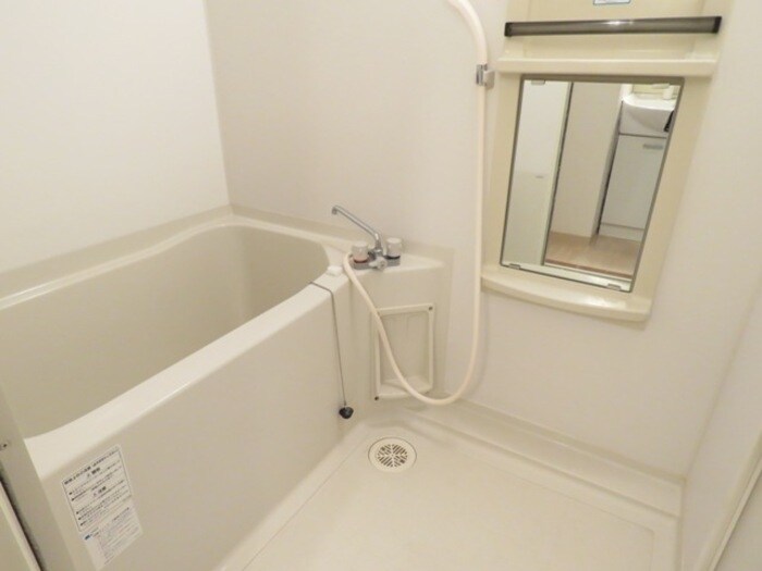 ラトゥール江坂の物件内観写真