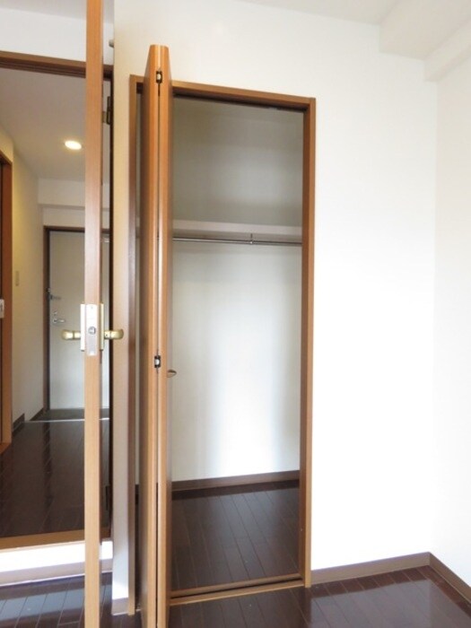 ラトゥール江坂の物件内観写真