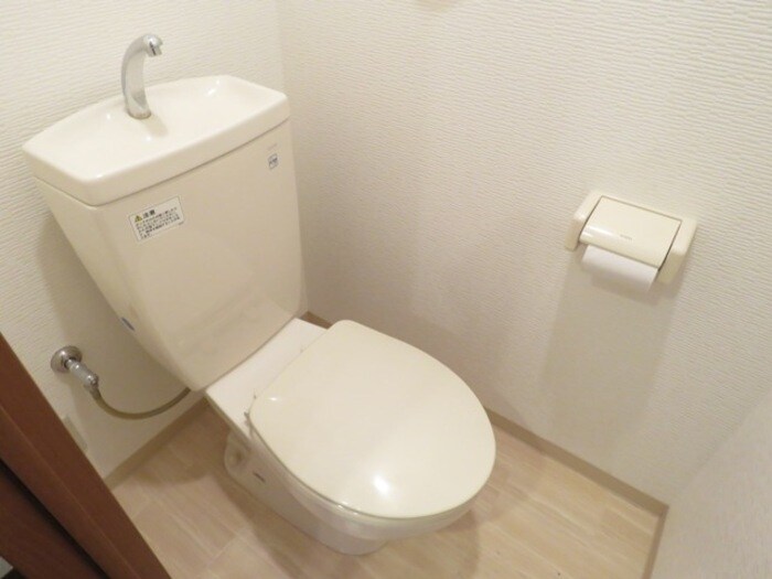 ラトゥール江坂の物件内観写真