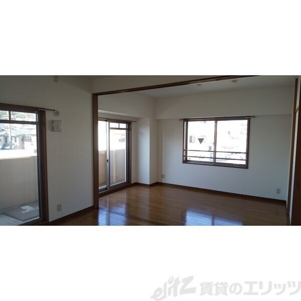 リアライズ安威の物件内観写真