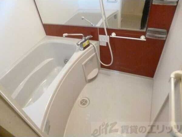 ローズタウンIIIの物件内観写真