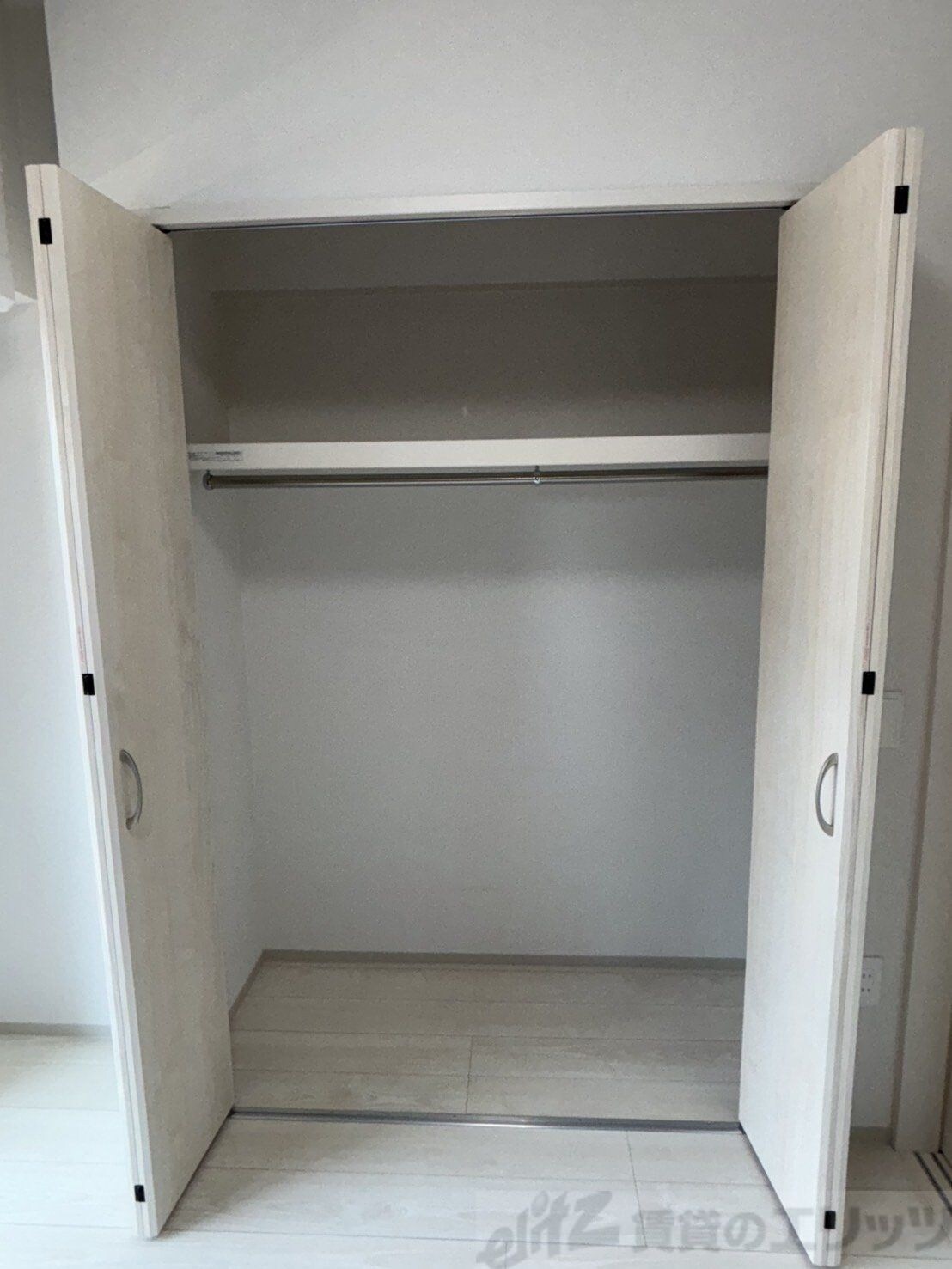 ライブガーデン江坂IXの物件内観写真