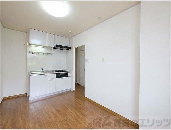 ルミエール安満の物件内観写真