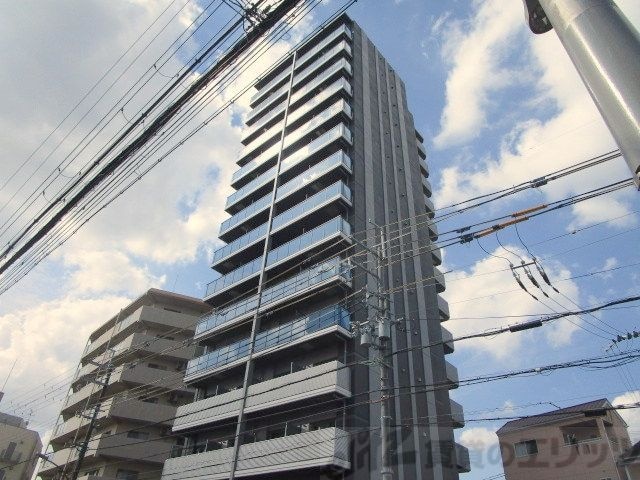 S-RESIDENCE千里丘の物件外観写真