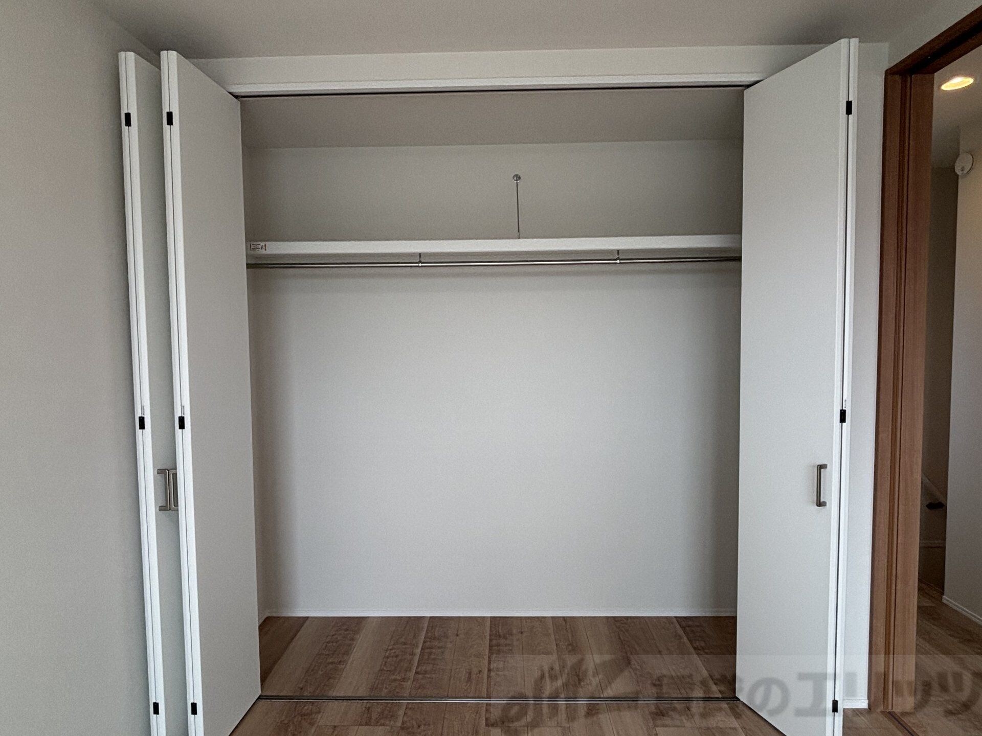 ファミリエ津之江D棟の物件内観写真