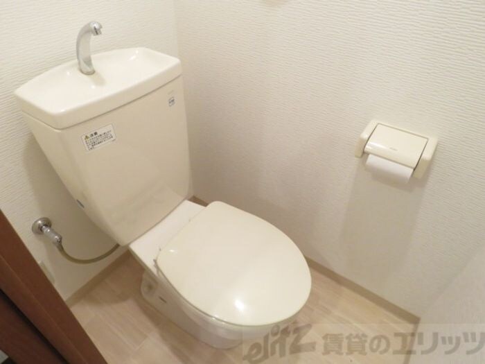 ラトゥール江坂の物件内観写真