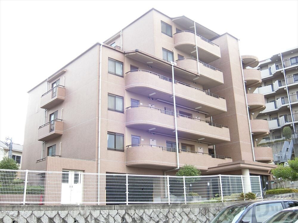 ラフィーネ高塚の物件外観写真