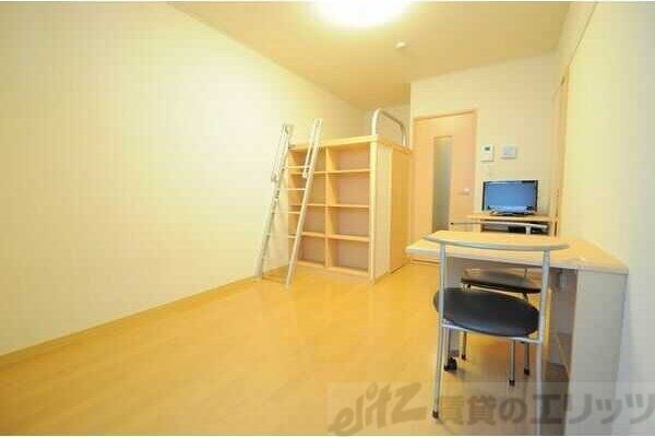 レオパレスイーズプレイスの物件内観写真