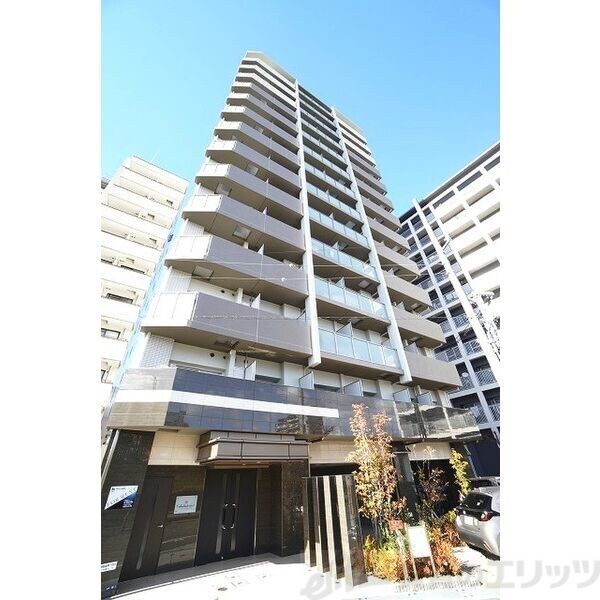 スペーシア江坂広芝町の物件外観写真