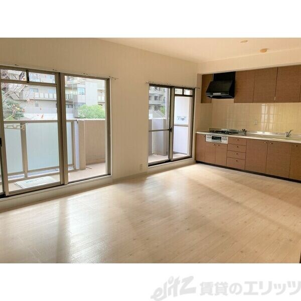 アーバンパーク緑地公園の物件内観写真