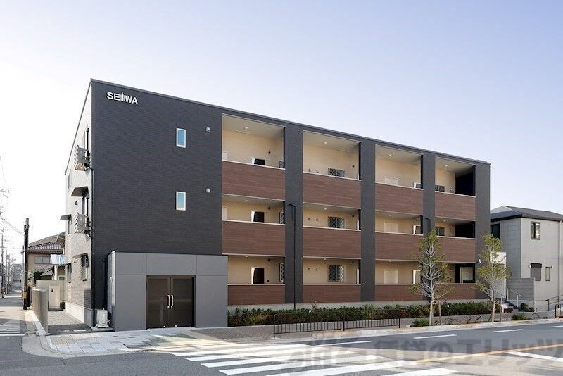 ル・コンフリエの物件外観写真