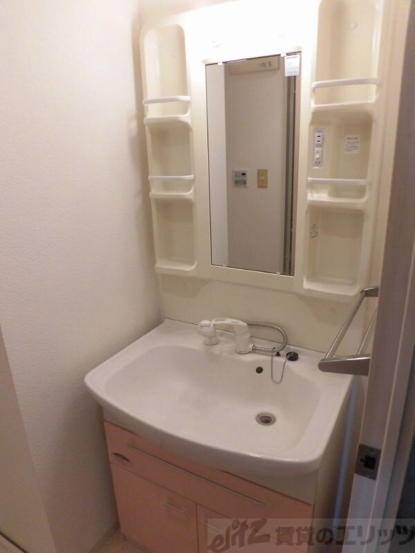 フロンティア中川の物件内観写真