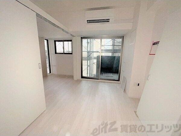 セレニテ東梅田アリエの物件内観写真