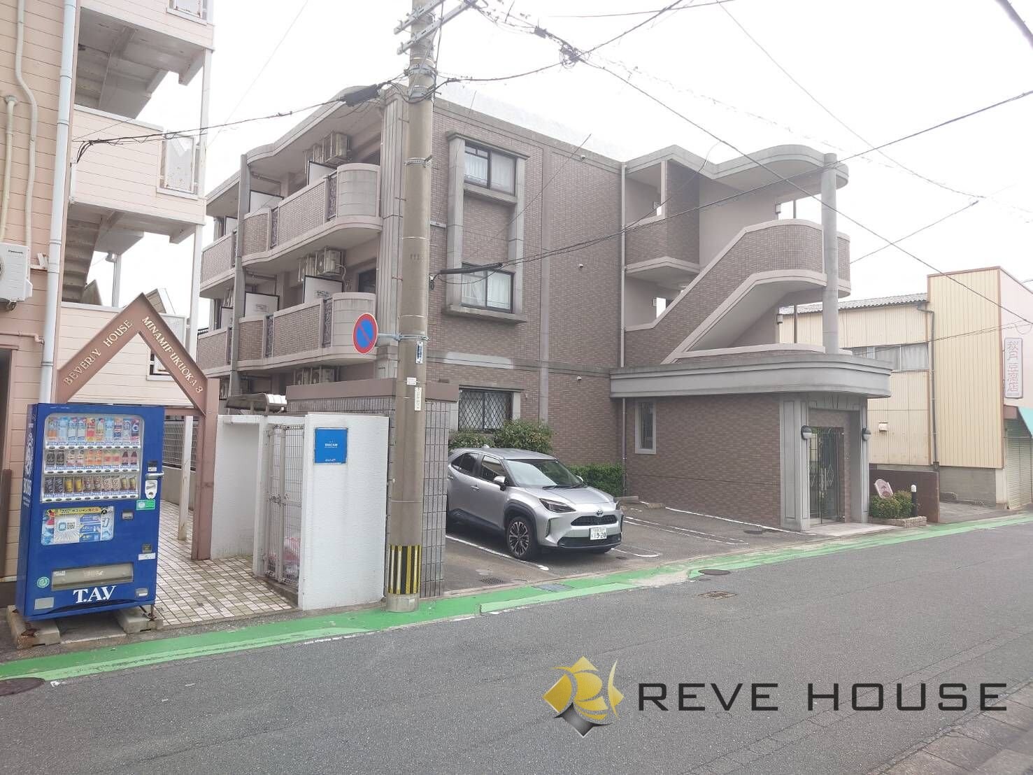 セリュー・トーレの物件外観写真