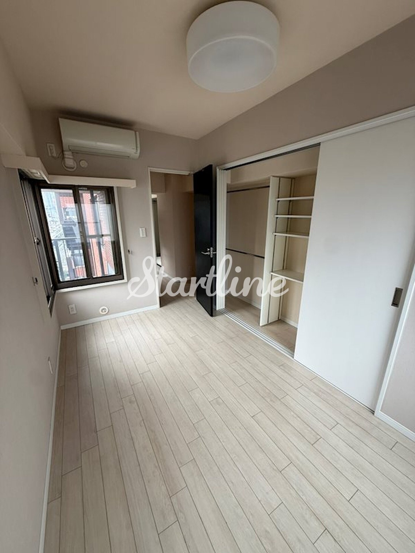 南青山ロイヤルハイツの物件内観写真