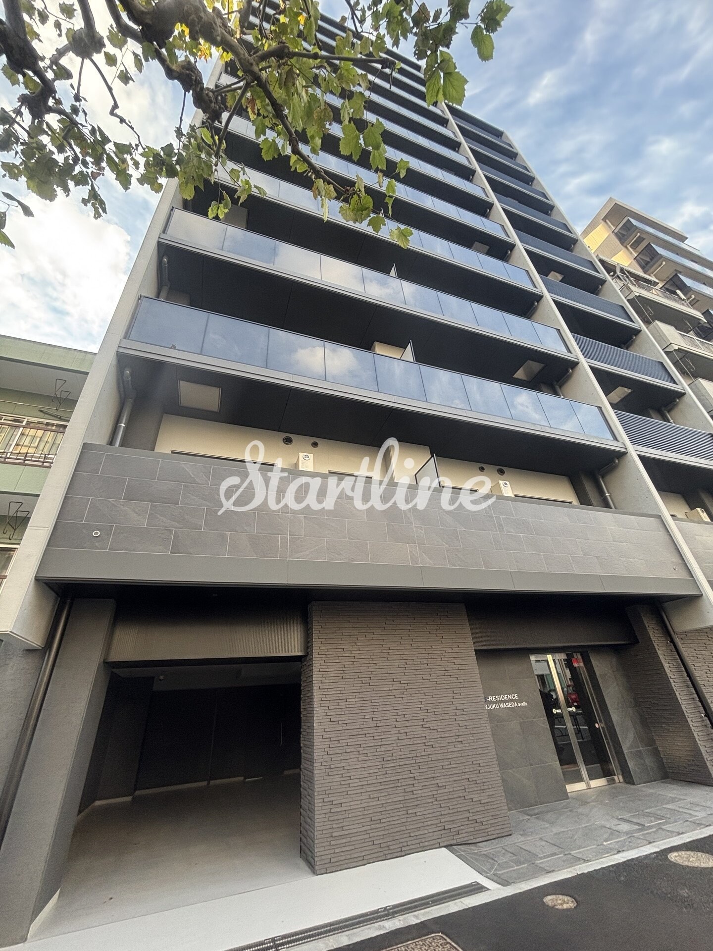 S-RESIDENCE新宿早稲田avelisの物件外観写真