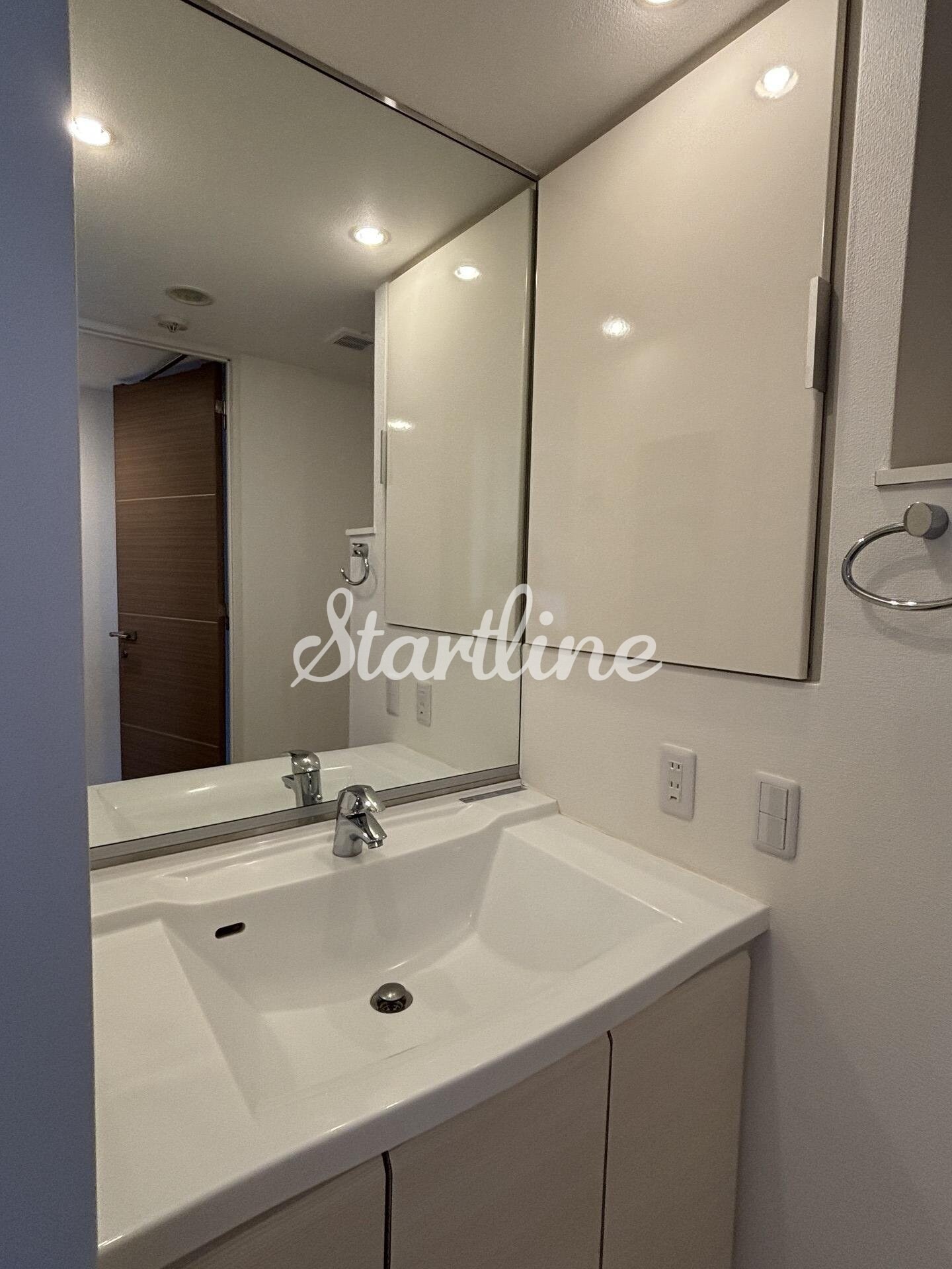 コスモリード新宿余丁町の物件内観写真