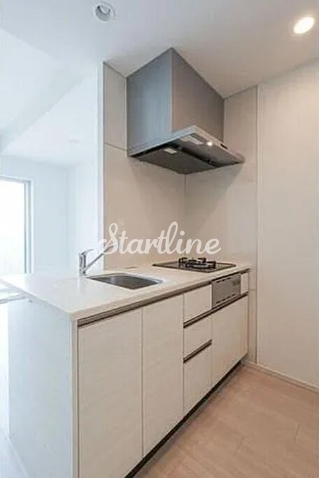 コンフォリア東新宿の物件内観写真