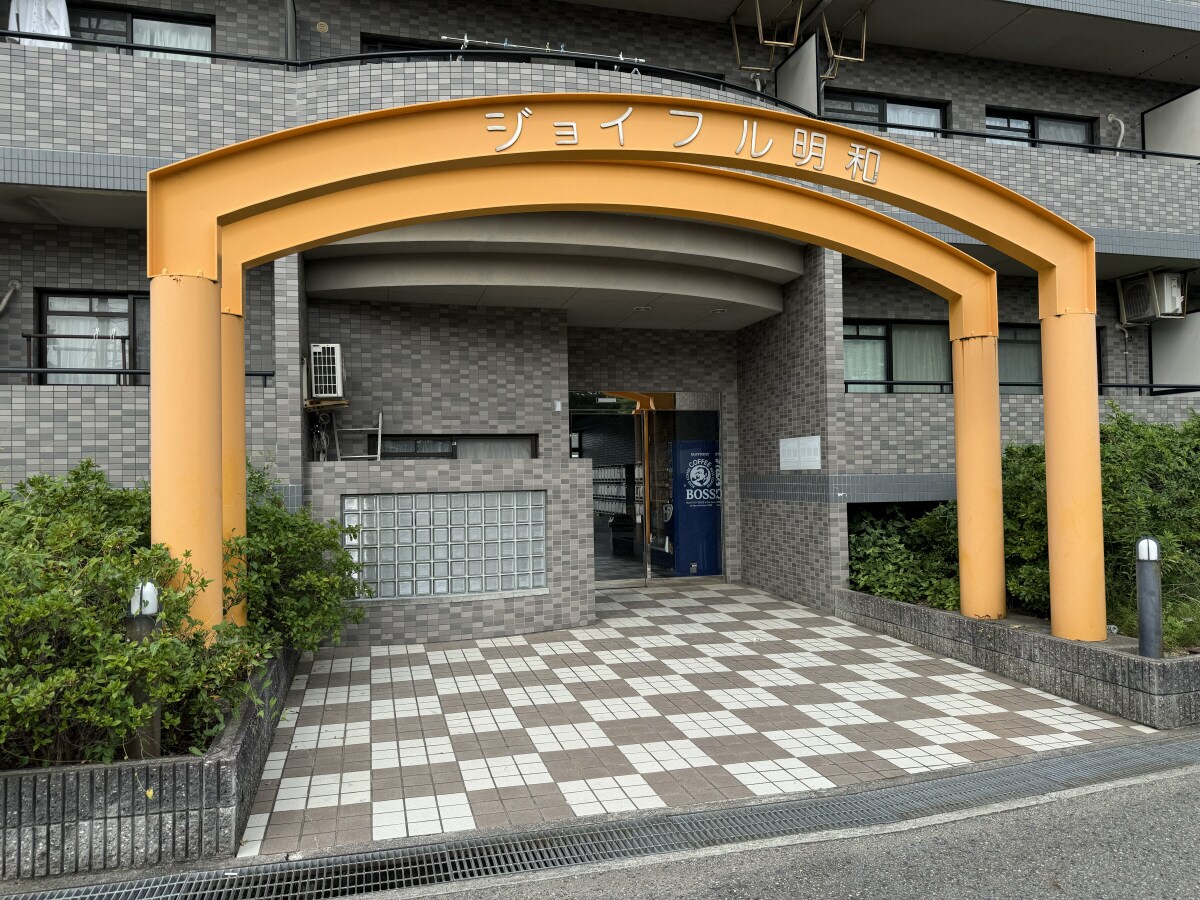 明石駅 バス15分  赤羽中央下車：停歩3分 3階の物件外観写真