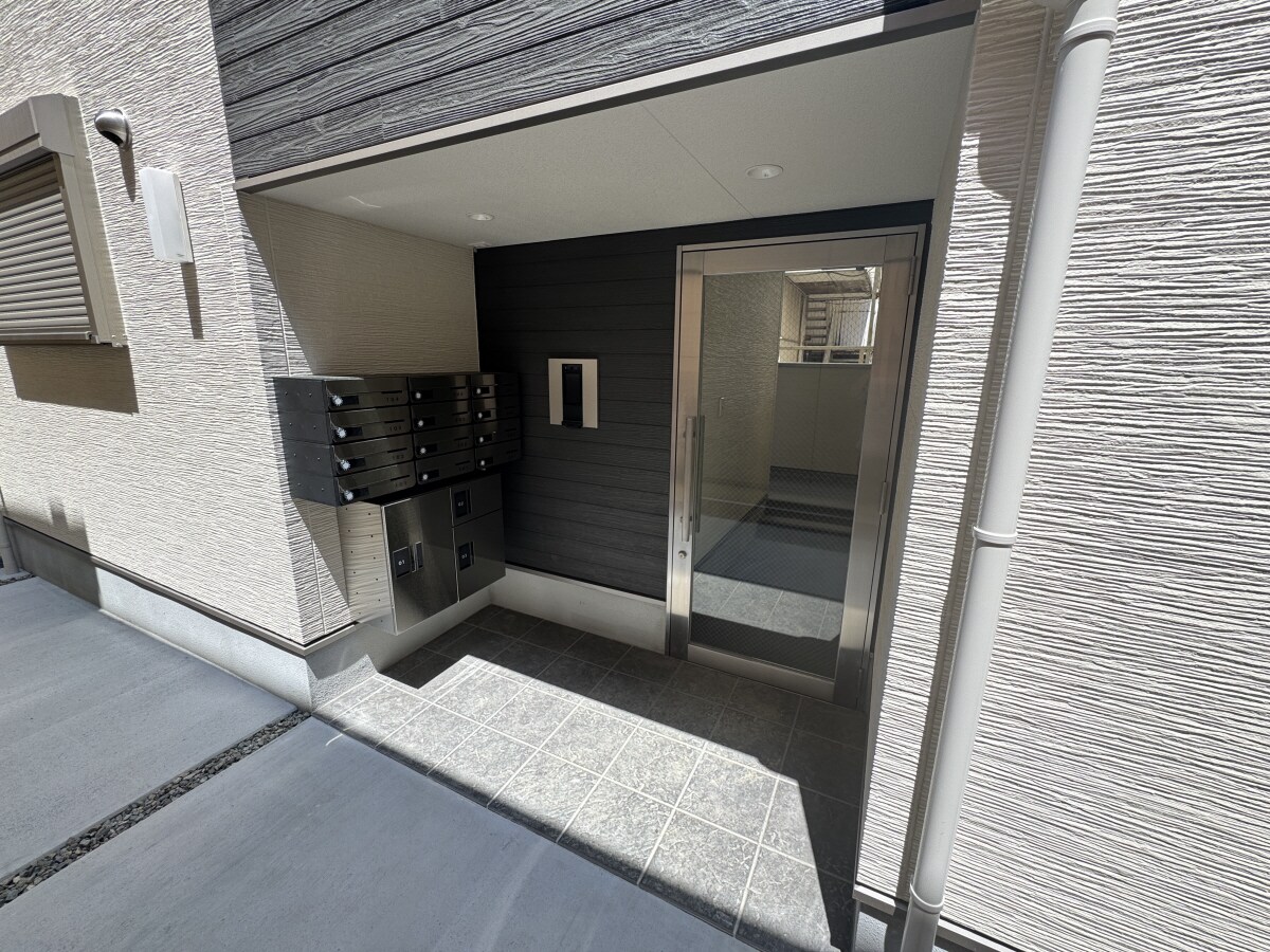 土山駅 徒歩1分 1階の物件外観写真