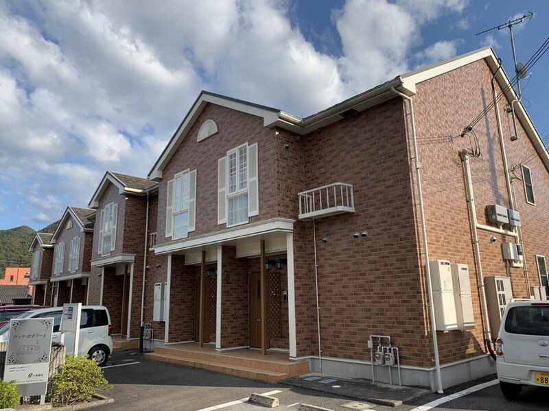 ヴィラ・ポポラーレⅠの物件外観写真