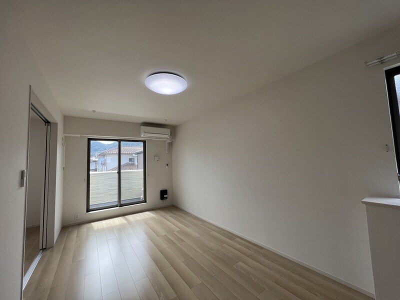 メゾン・カルムBの物件内観写真