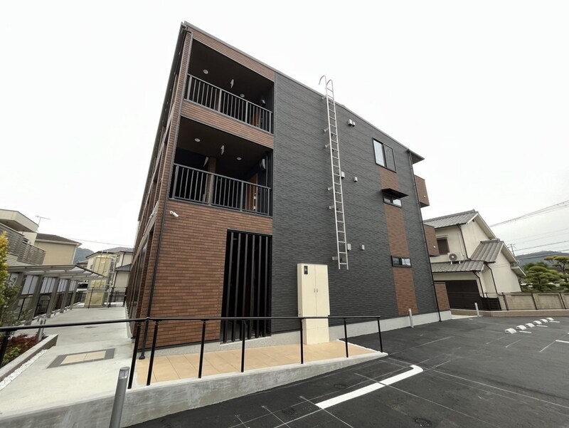 アリュールの物件外観写真