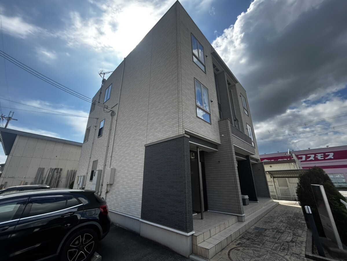 プラシードの物件外観写真