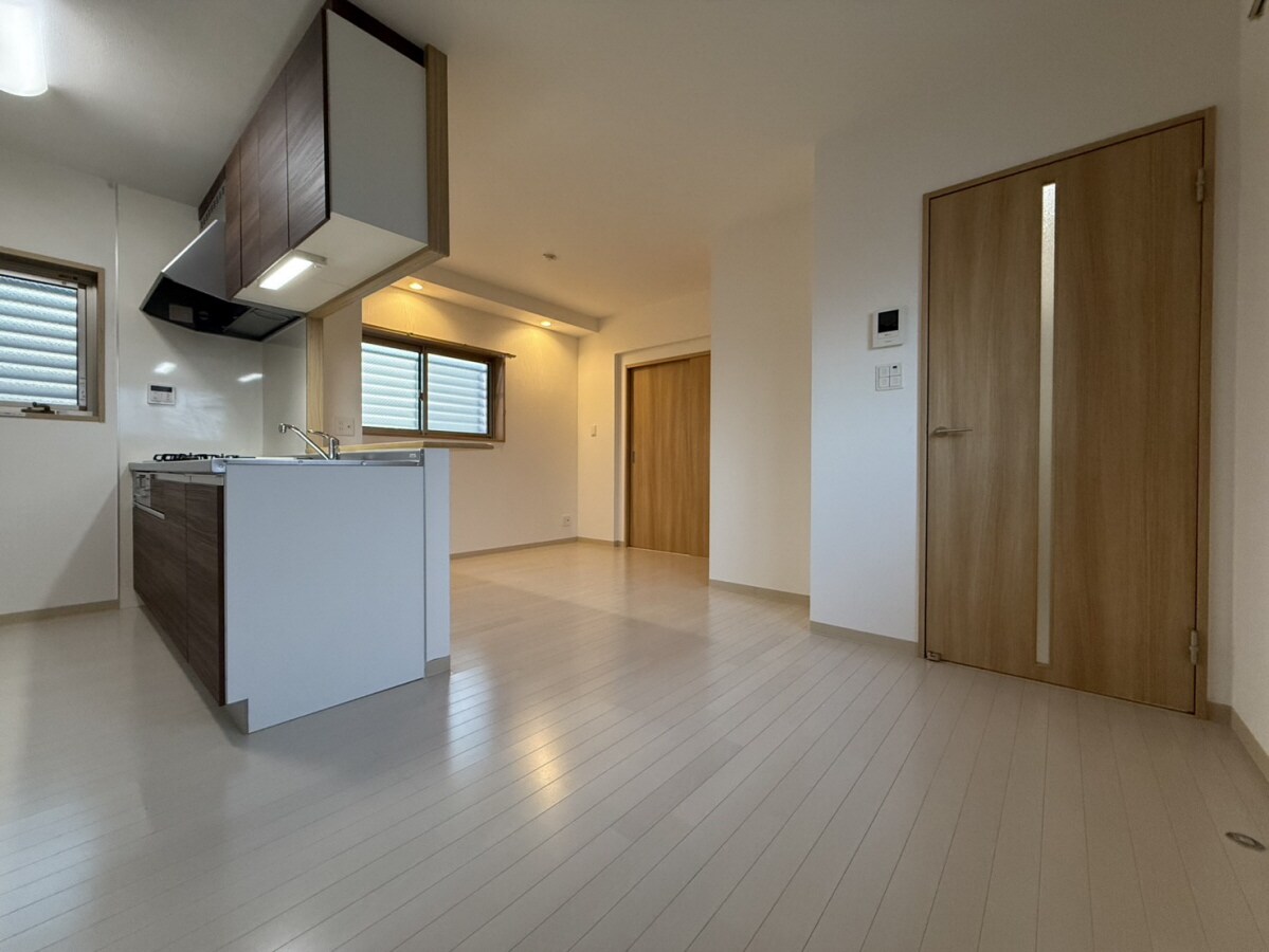 バレンシア三左衛門の物件内観写真