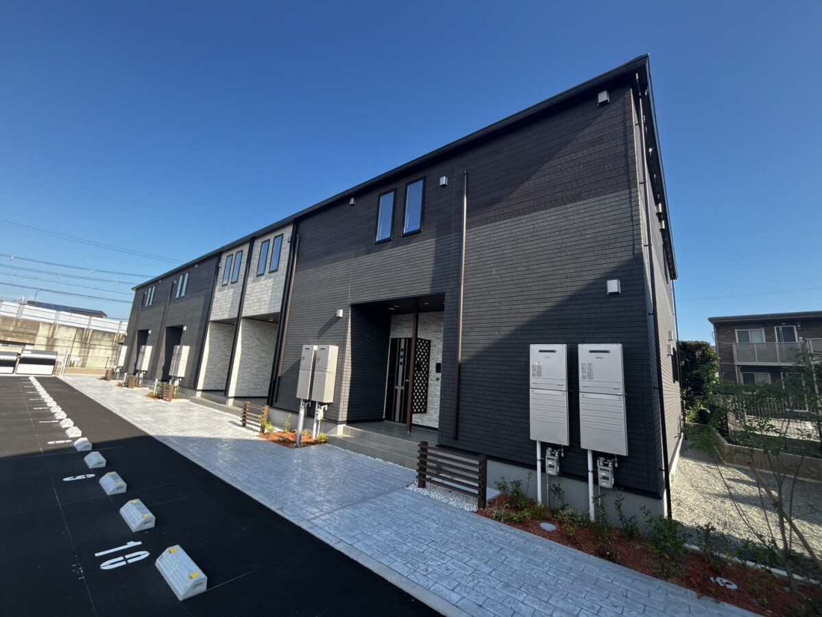 プリマヴェーラAの物件外観写真