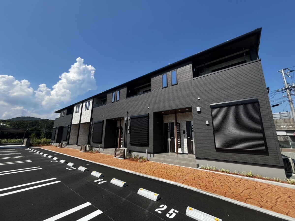 プリマヴェーラBの物件外観写真