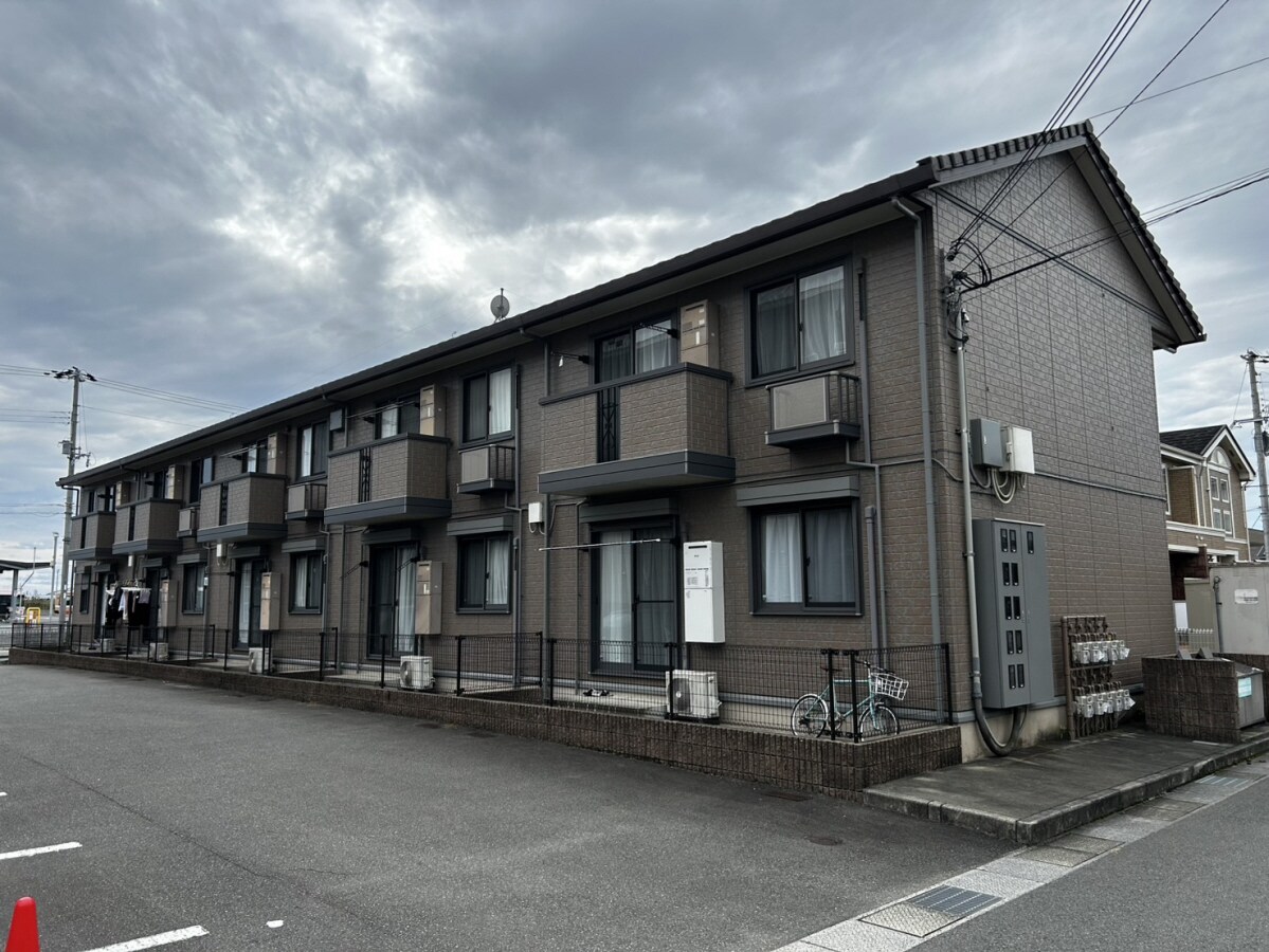 エマーブルの物件外観写真