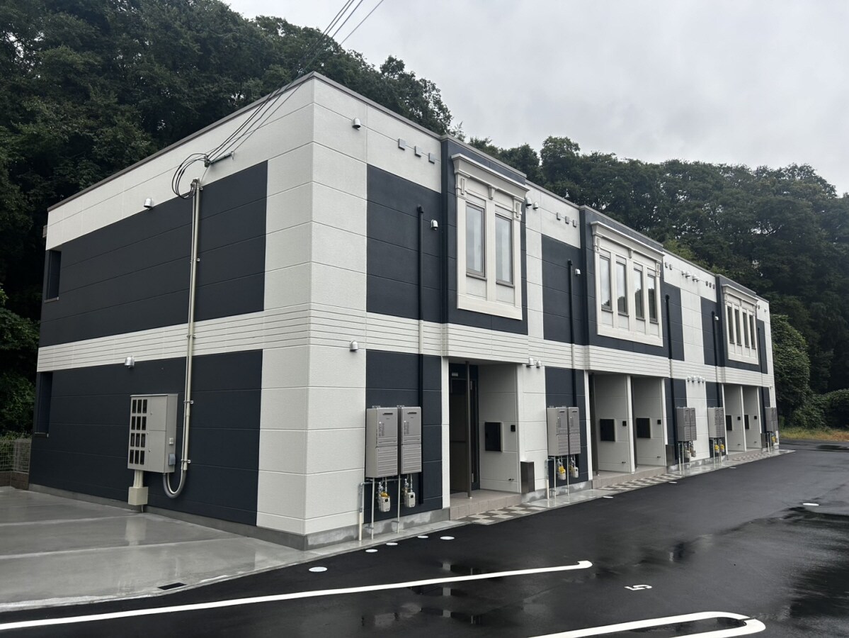 アヴェルラ・プラスの物件外観写真