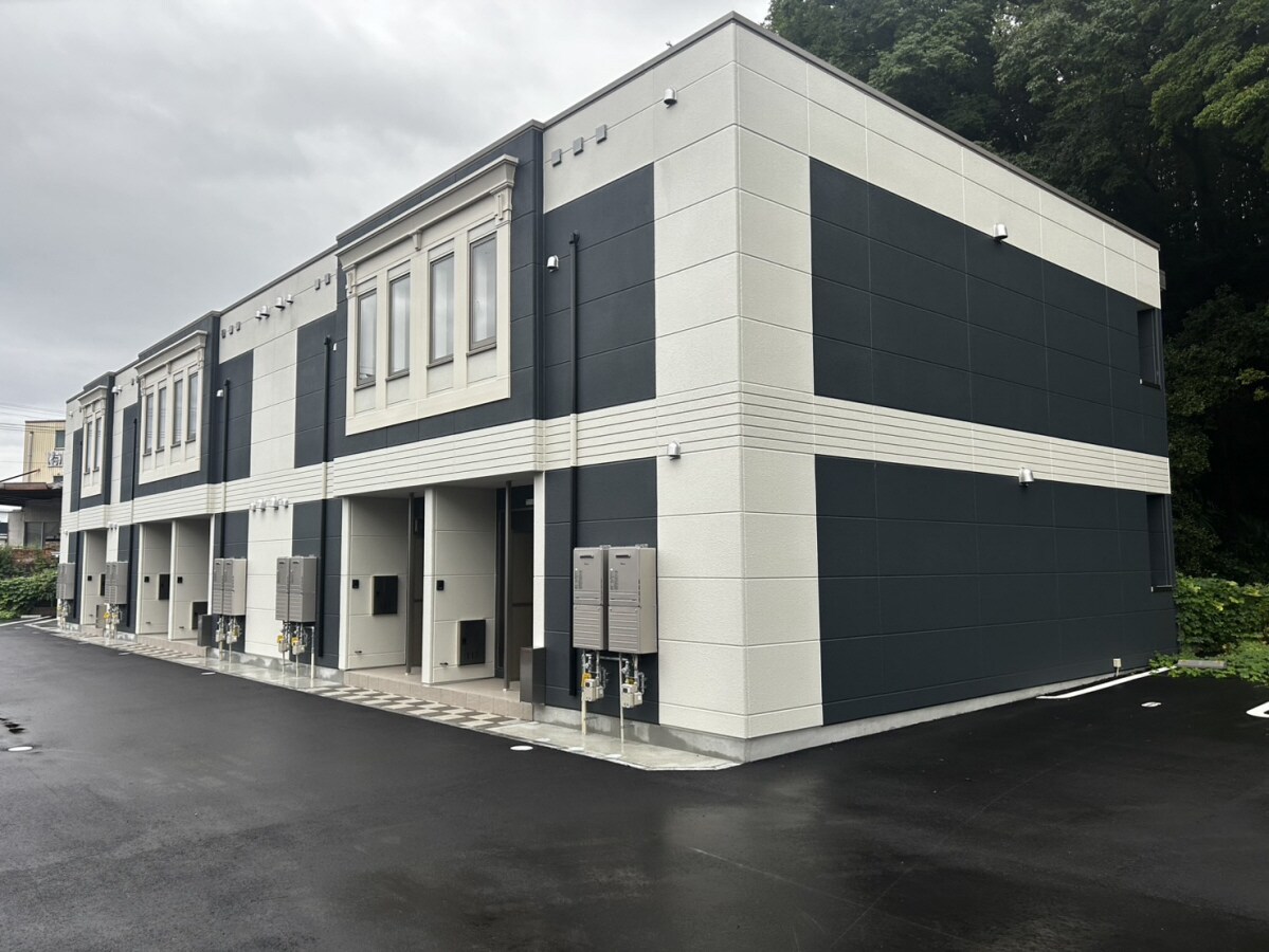 アヴェルラ・プラスの物件外観写真