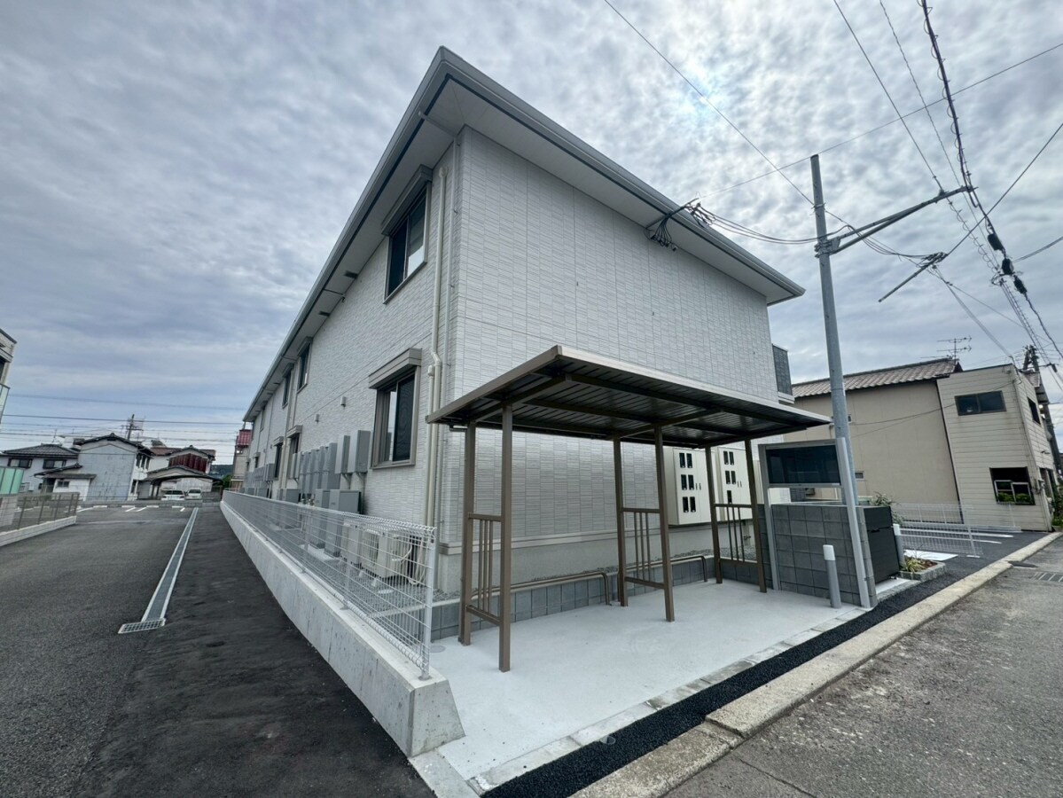 ルグラン亀山の物件外観写真