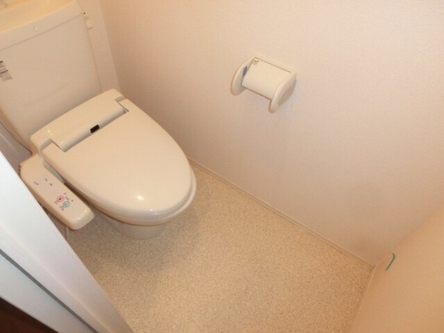 ウィステリアコートの物件内観写真