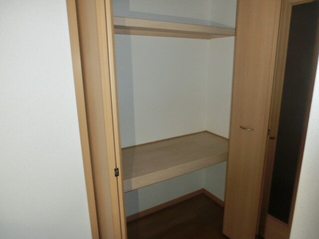 ヴィラ・ポポラーレⅠの物件内観写真