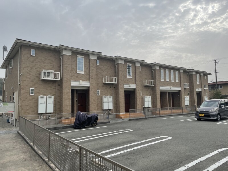 シン・シン・ハウスＣの物件外観写真