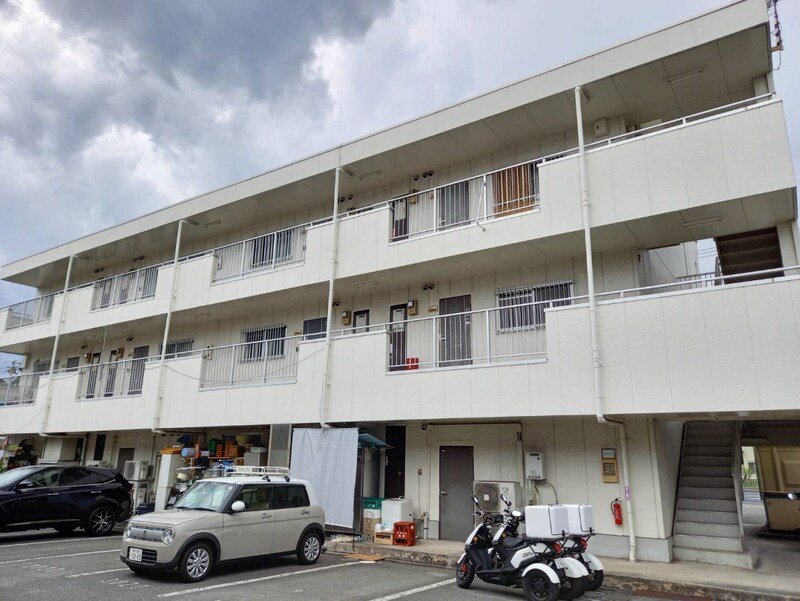 レジデンス英賀保の物件外観写真