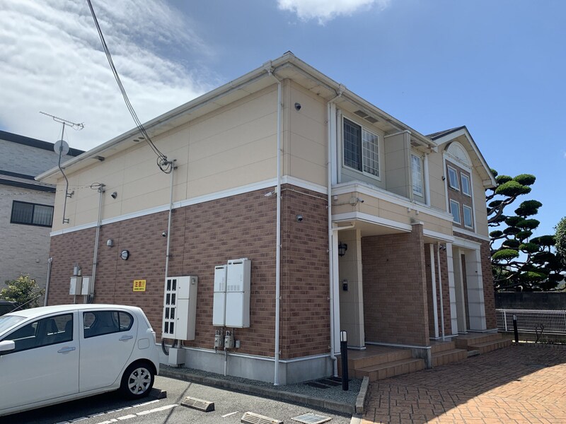 ワイズ　コンブリオの物件外観写真